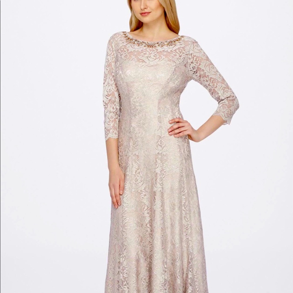 Tahari gown, sz 4 champagne gold